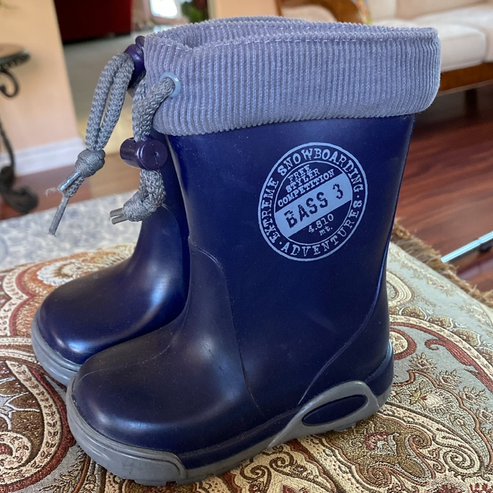 Brand new rain boots for kids.